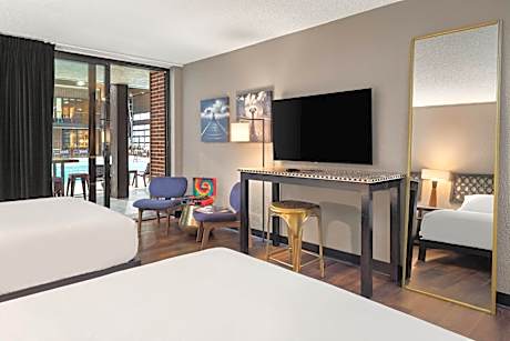 The Highlander Hotel Iowa City, an Ascend Collection Hotel