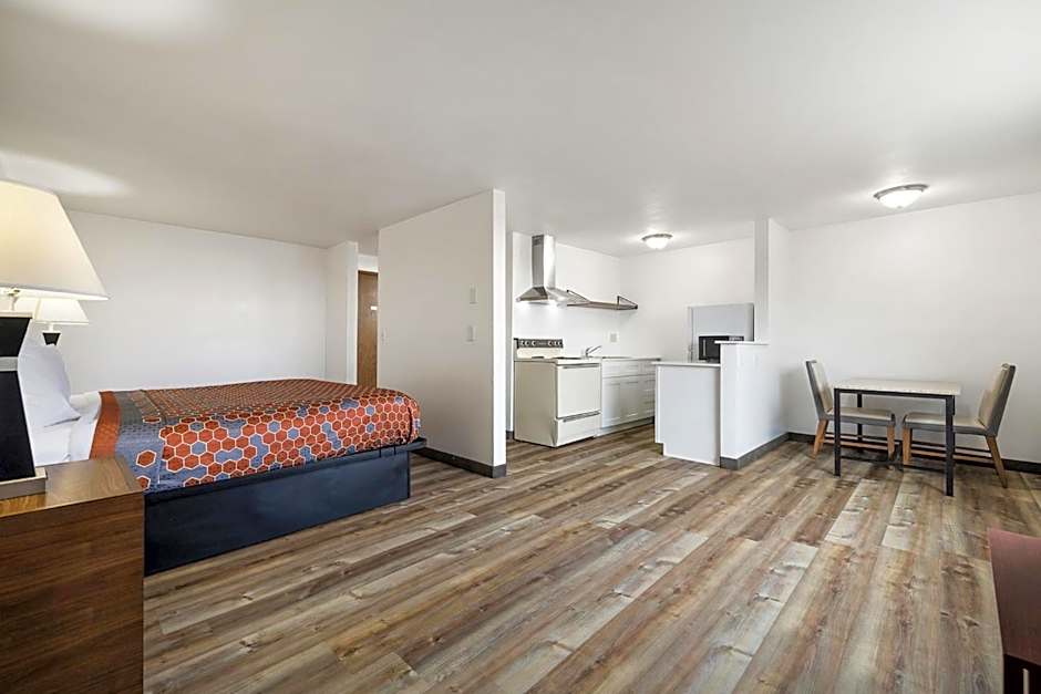 Kennewick Suites