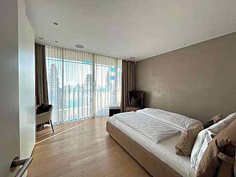 Three-Bedroom Apartment with Lake View