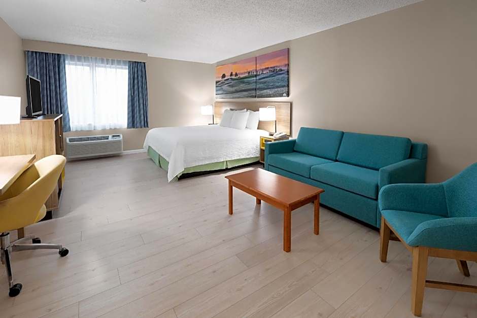 Photo 1 of 10 of 1 King Bed, Nonsmoking