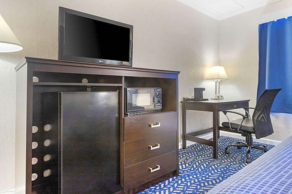 Econo Lodge Hicksville