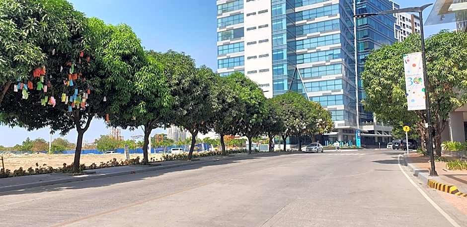 Mactan Newtown Condo with Garden and Ocean View 8NEWTOWN BLVD