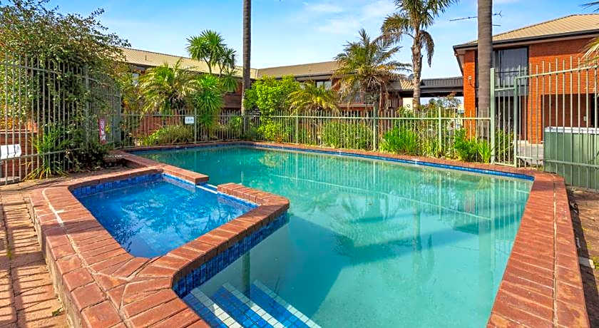 Apollo Bay Motel & Apartments