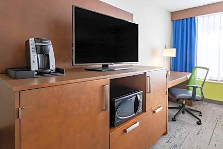 King Room - Mobility Access/Hearing Accessible