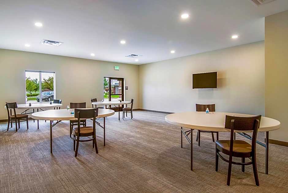 Comfort Suites Wooster near University Campus