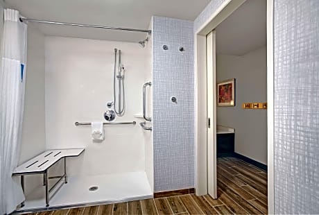 1 Qn Mobility Access Roll In Shower Nosmok