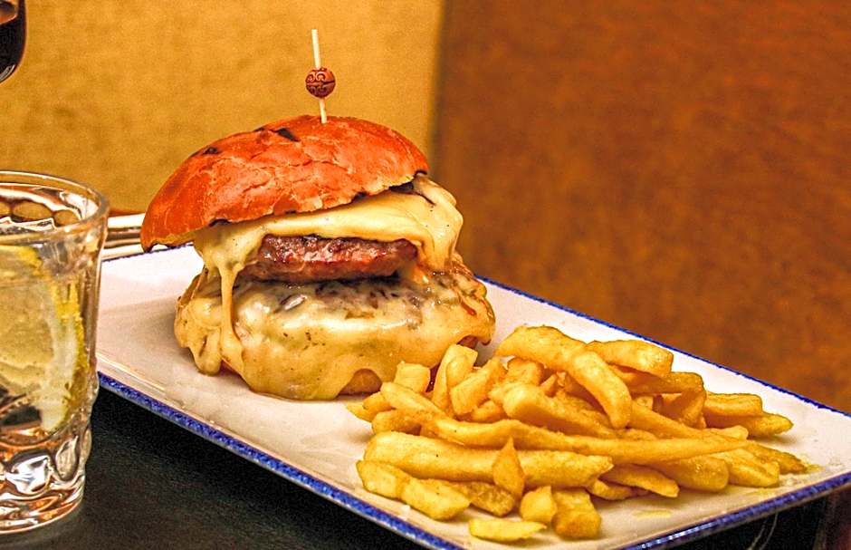 ICON Wipton by Petit Palace