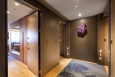 Family Room (3 Adults + 3 Children)