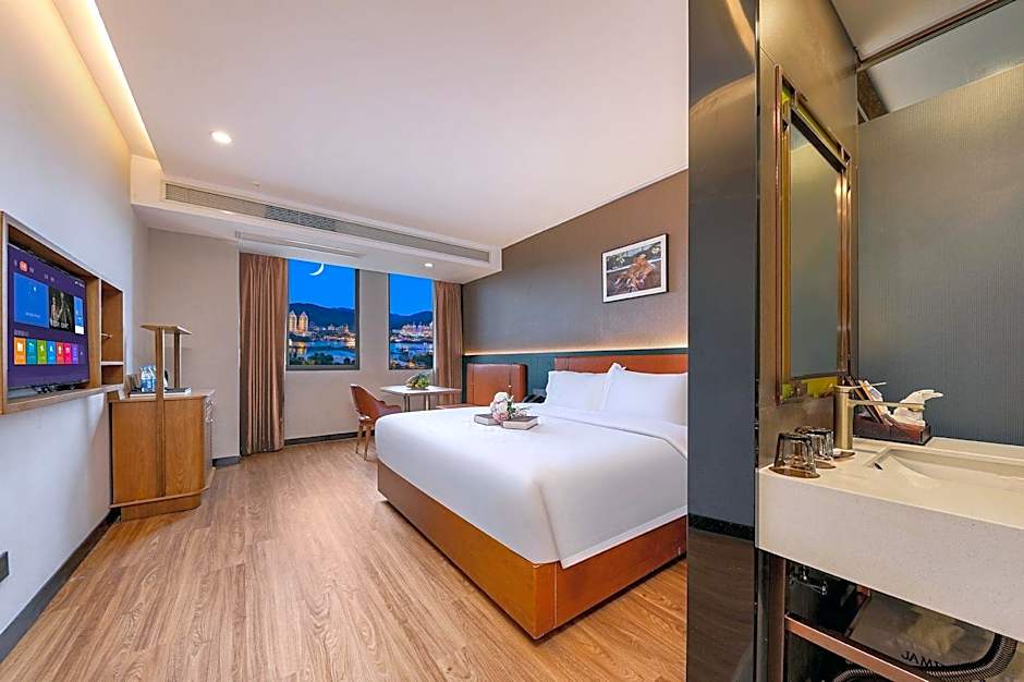 James Joyce Coffetel Xishuangbanna Poshui Square Manjinglan Ancient City