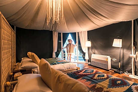 Deluxe Queen Room with Two Queen Beds