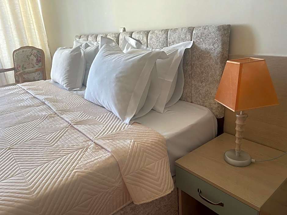 Grand Hotel Nirvana - All Inclusive & Free Beach Access