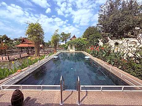 Ayutthaya Garden River Home