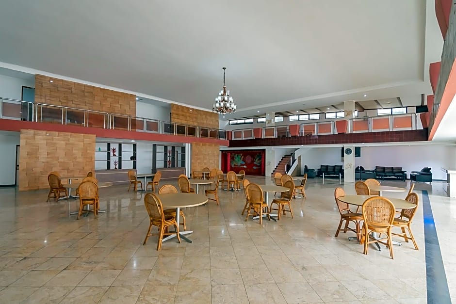 RedDoorz near Sukabumi Station 2