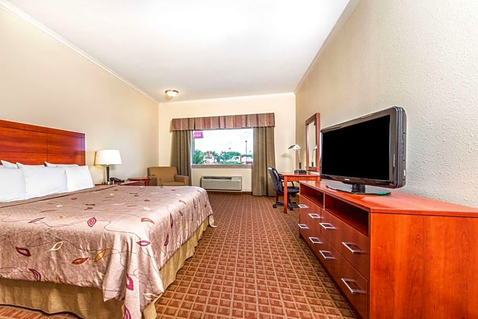 Ramada by Wyndham College Station