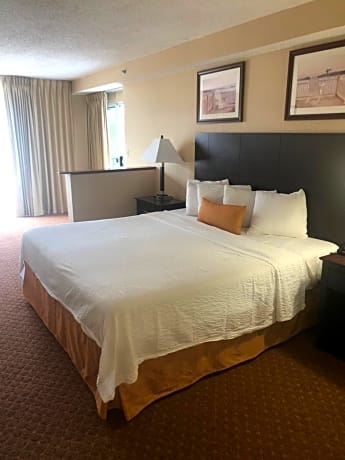 King Room with Kitchenette - South Building