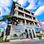 Pinegrove Hotel