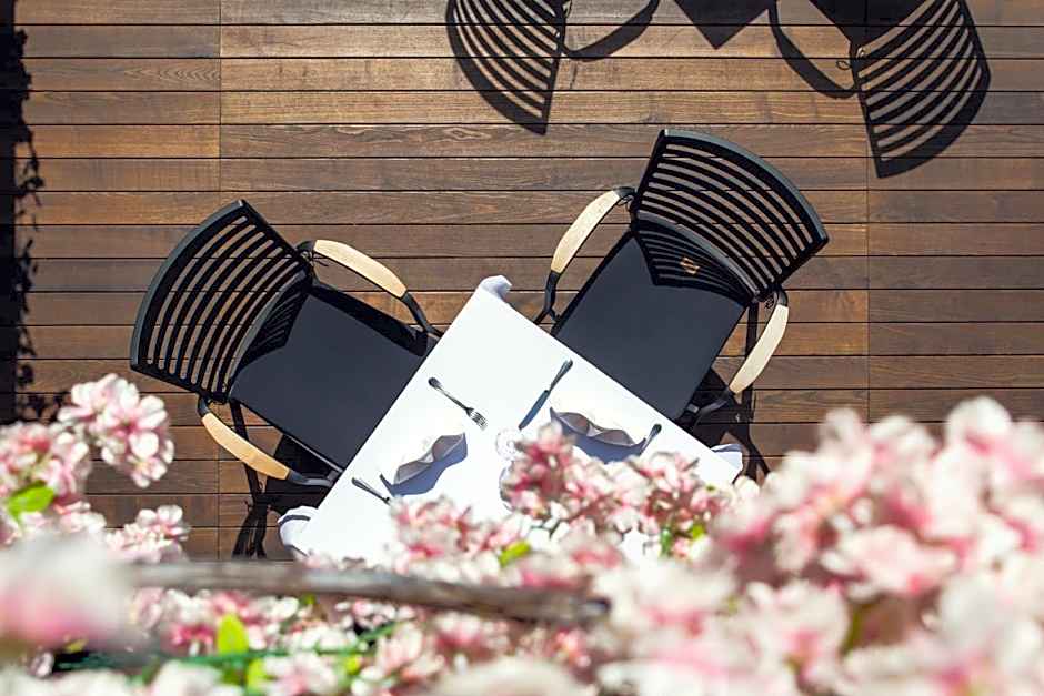 Crystal Palace Boutique Hotel