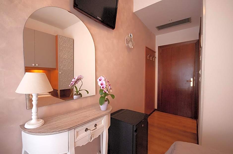 Hotel Crystal