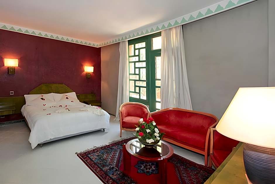 Chems Hotel