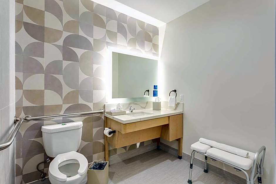 Serena Hotel Aventura, Tapestry Collection By Hilton