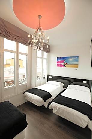 Double Room with Extra Bed (2 Adults + 1 Child)