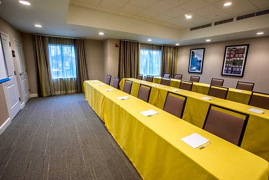 Hampton Inn by Hilton Amesbury, MA