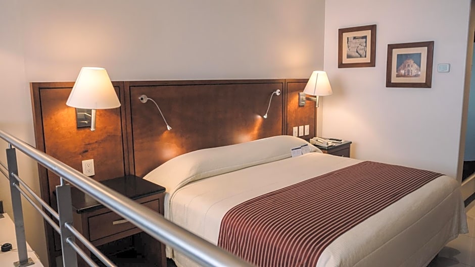 Hotel Fortin Plaza
