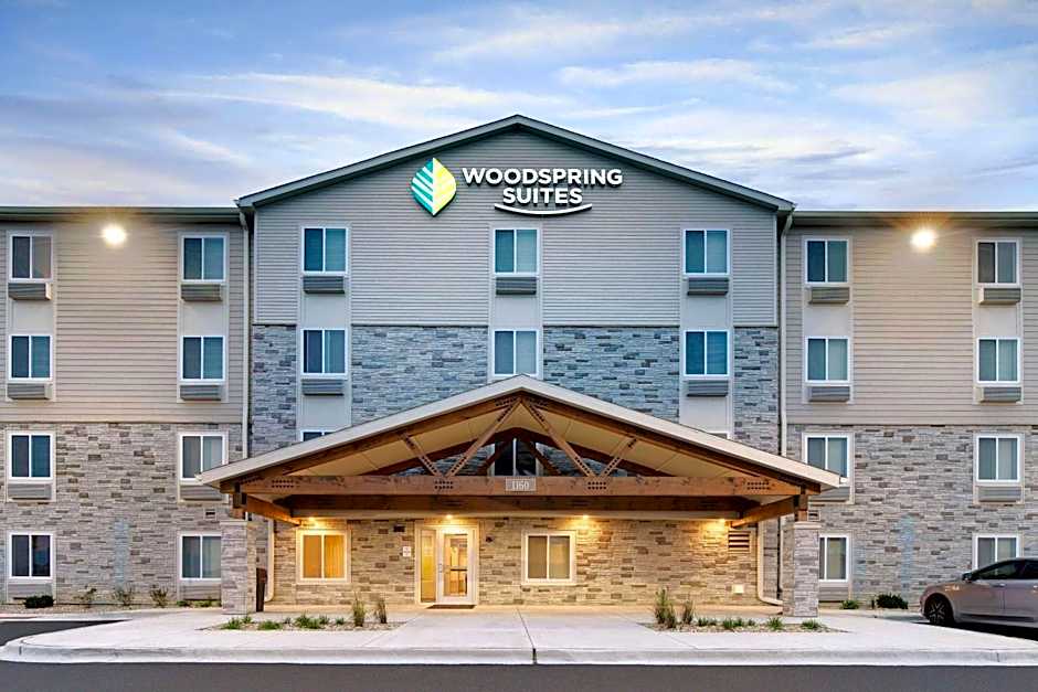 WoodSpring Suites Carol Stream - Chicago