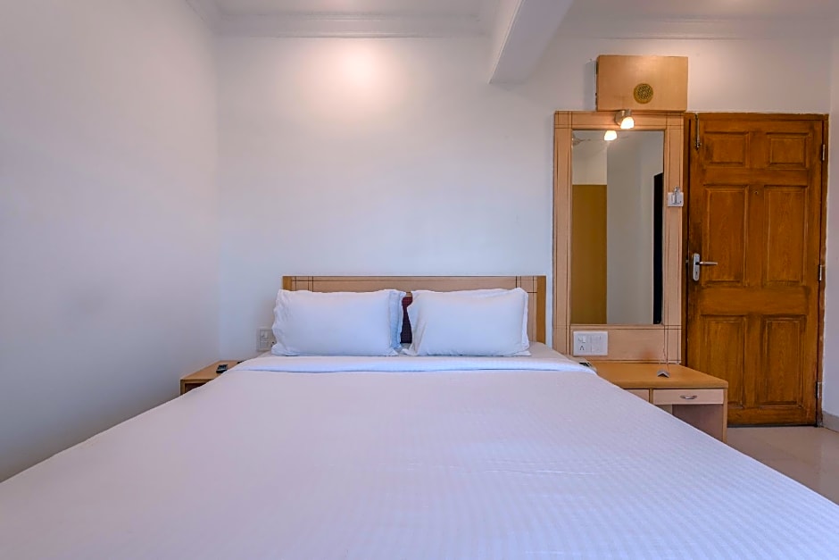 OYO Flagship 572 Santacruz West