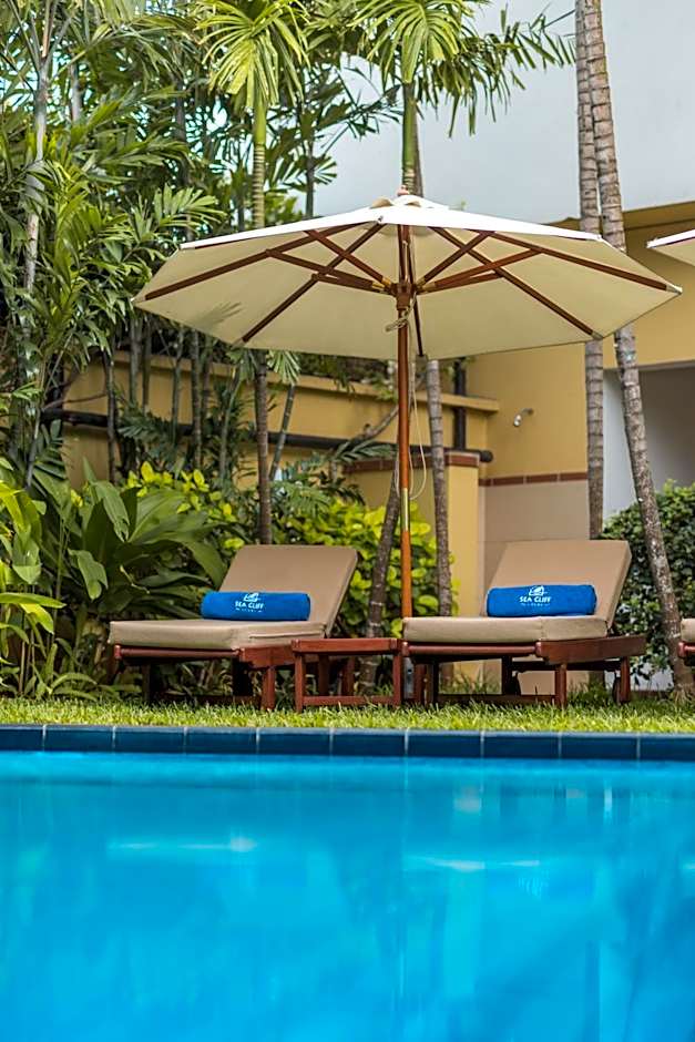 Sea Cliff Court Hotel & Luxury Apartments