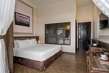 Deluxe Double Room with City View