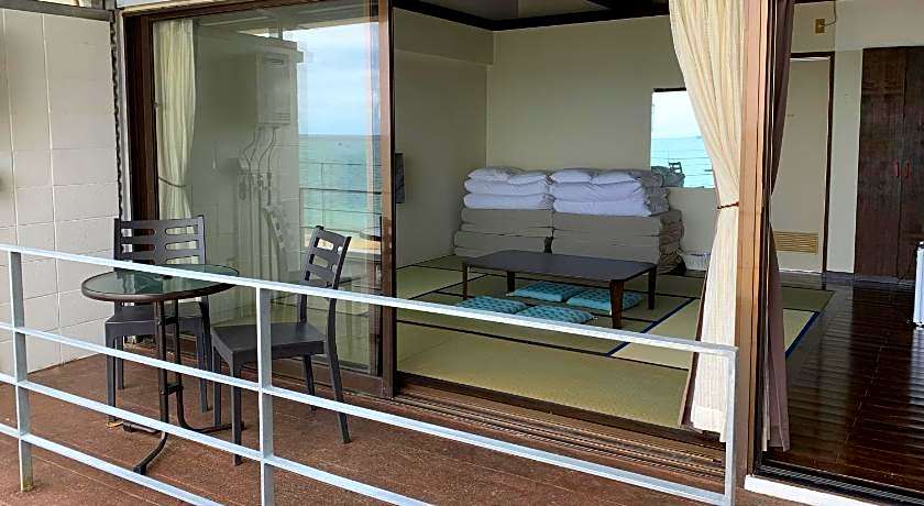 Hotel & Restaurant On the Beach Lue