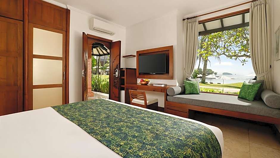Photo 1 of 4 of Deluxe Ocean Bungalow