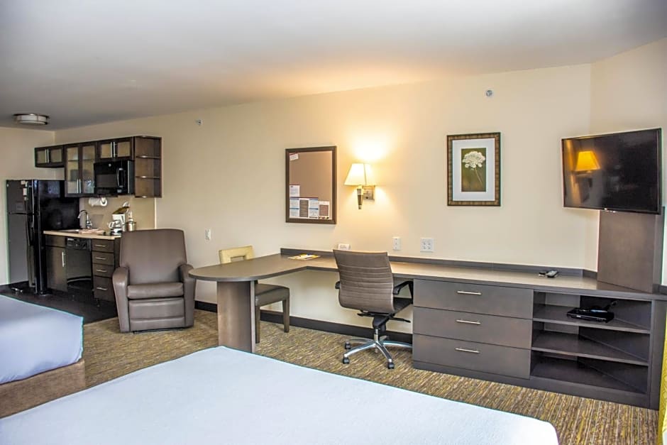 Candlewood Suites Overland Park By IHG
