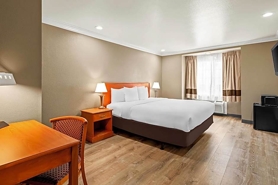 Comfort Inn & Suites Salinas City Center Area