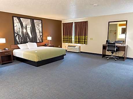1 King Bed and 1 Double Bed, 1 Bedroom Suite, Non-Smoking