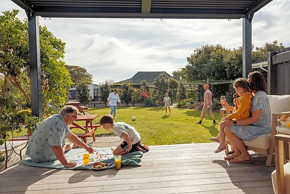 Tāhuna Beach Holiday Park
