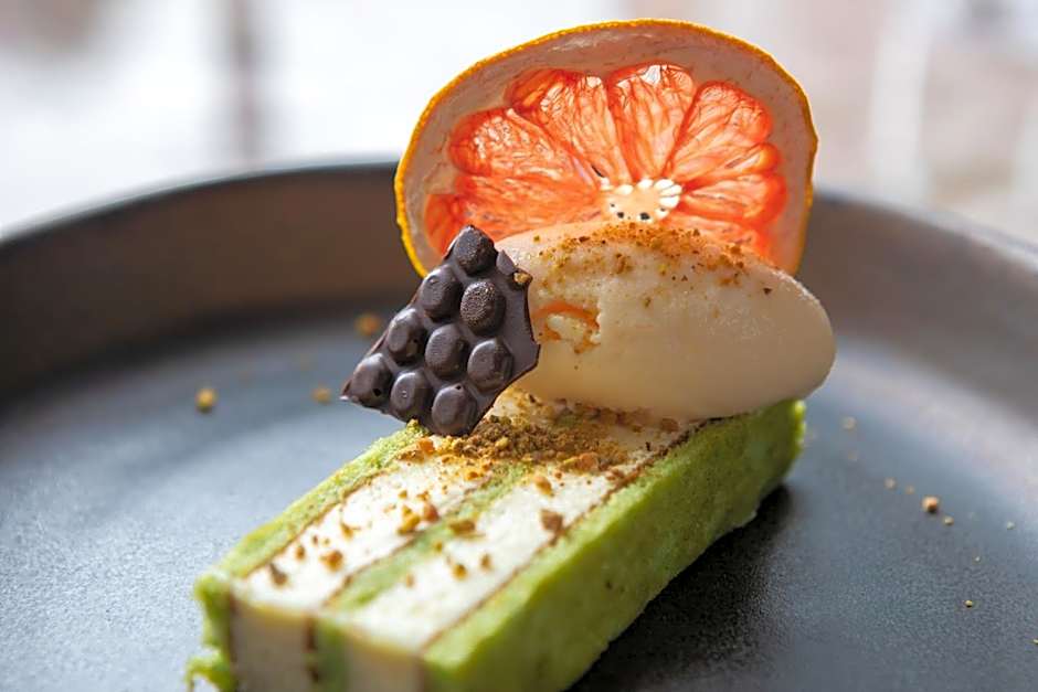 Burleigh Court Hotel