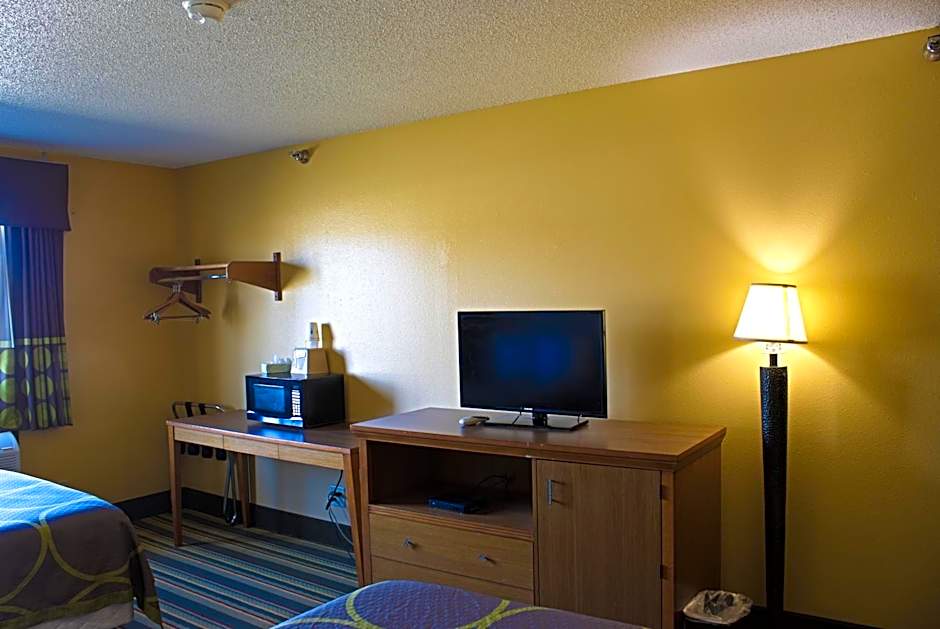 Super 8 by Wyndham Abilene KS