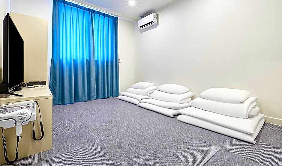 Photo 1 of 5 of Korea Ondol Room