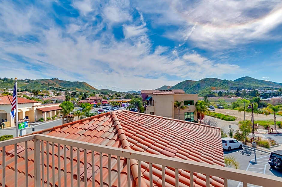 Holiday Inn Express Hotel & Suites Lake Elsinore By IHG