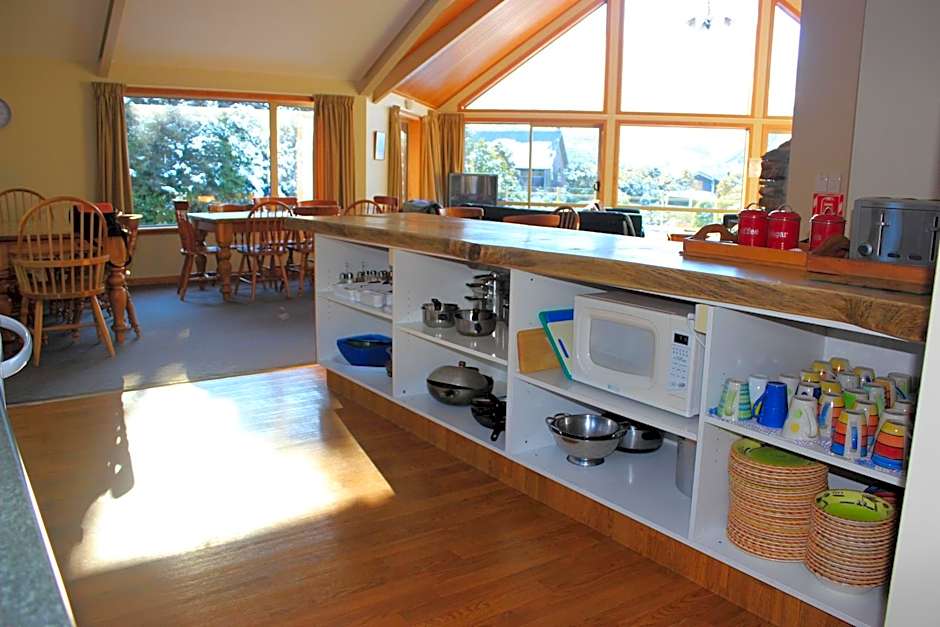 Aoraki Mount Cook Alpine Lodge