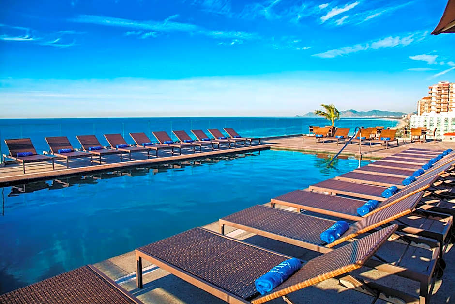 Photo 1 of 50 of Windsor Oceanico Hotel