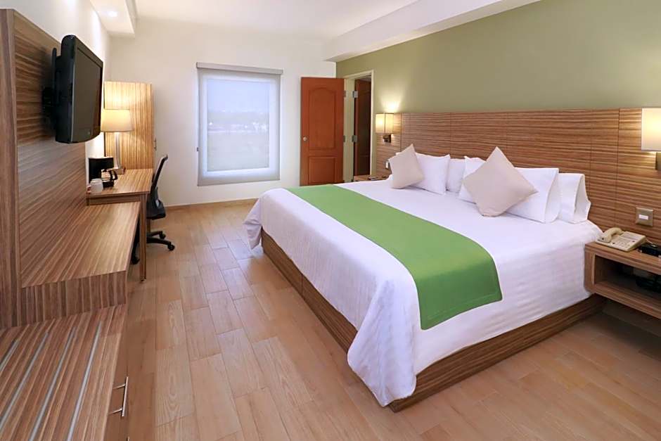 Wyndham Garden Monterrey Valle Real