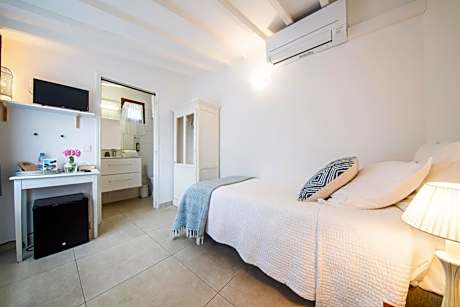 Small Single Room