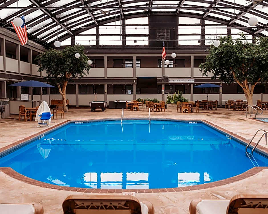 AmericInn by Wyndham Appleton Downtown