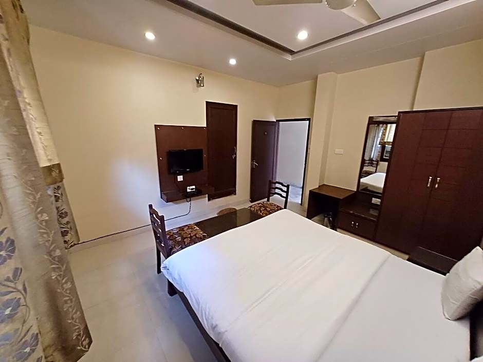 Hotel Raghav Palace
