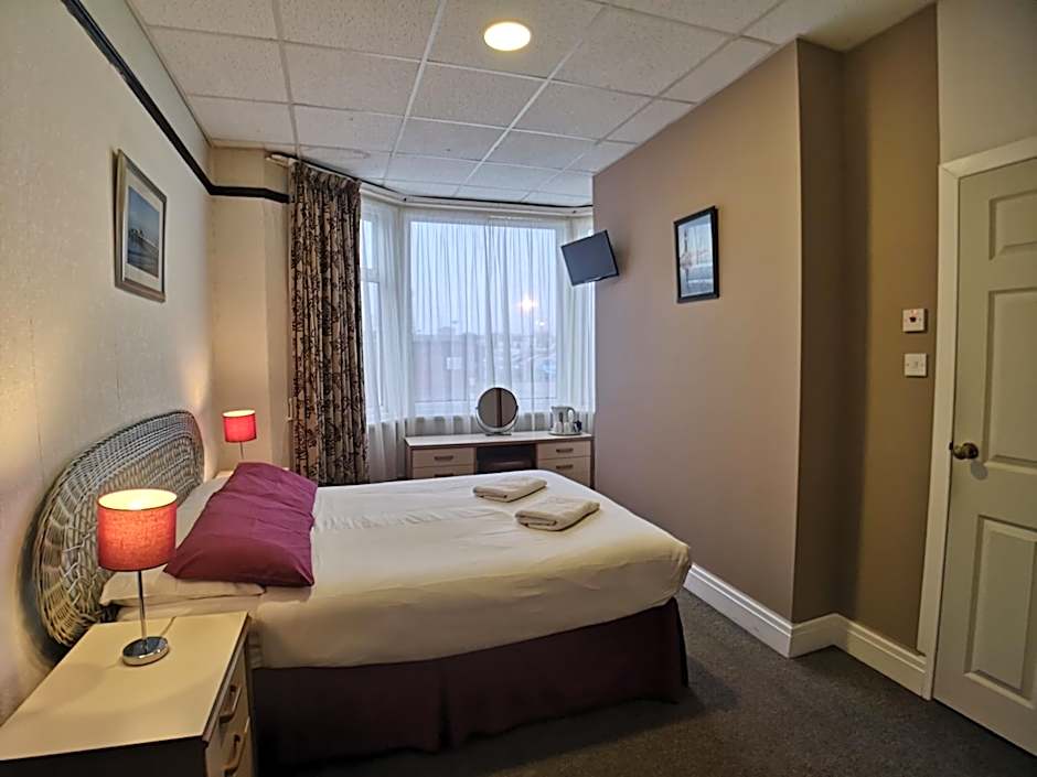 Photo 1 of 12 of Double Room
