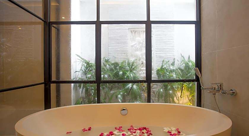 The Kons Villa Bali Seminyak