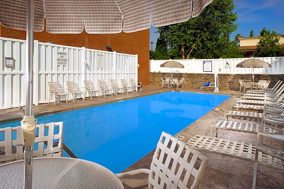 Holiday Inn Express & Suites Charlottesville - Ruckersville, an IHG Hotel